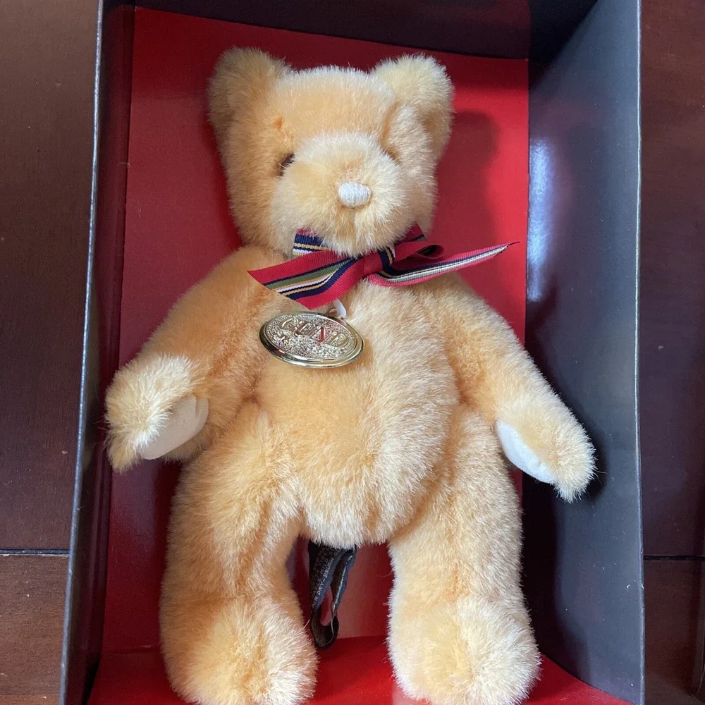 VTG Gotta Getta Gund Collectors Classic Gold Colored Bear 1991 With Original Box